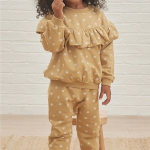 Quincy Mae ruffle daisy set